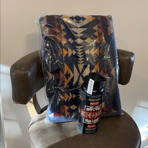 Pendleton Diamond Peak Spa Towel & Chief Joseph 34 oz insulated bottle NWT